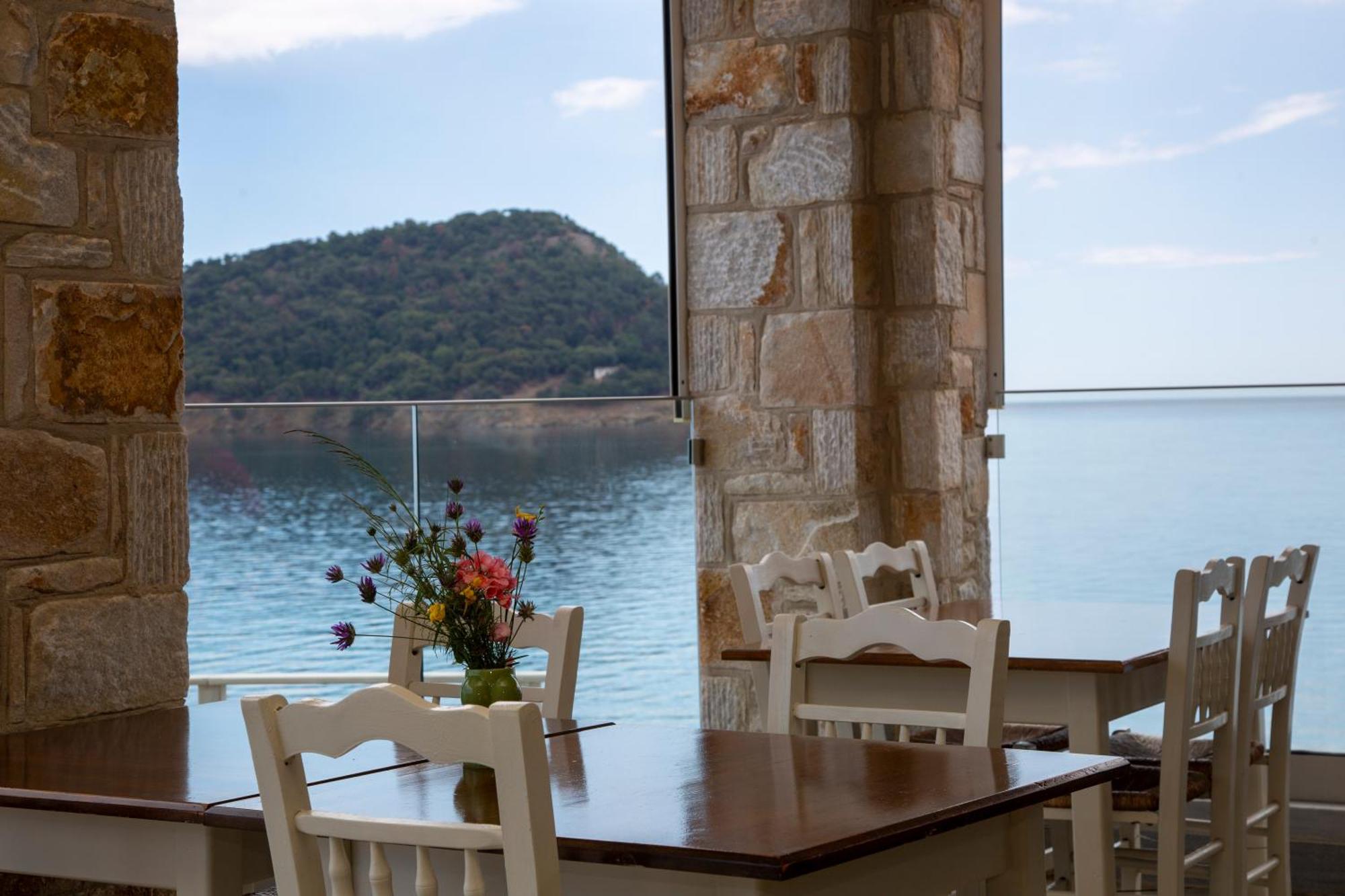 Faros View Bed & Breakfast Койнира Екстериор снимка