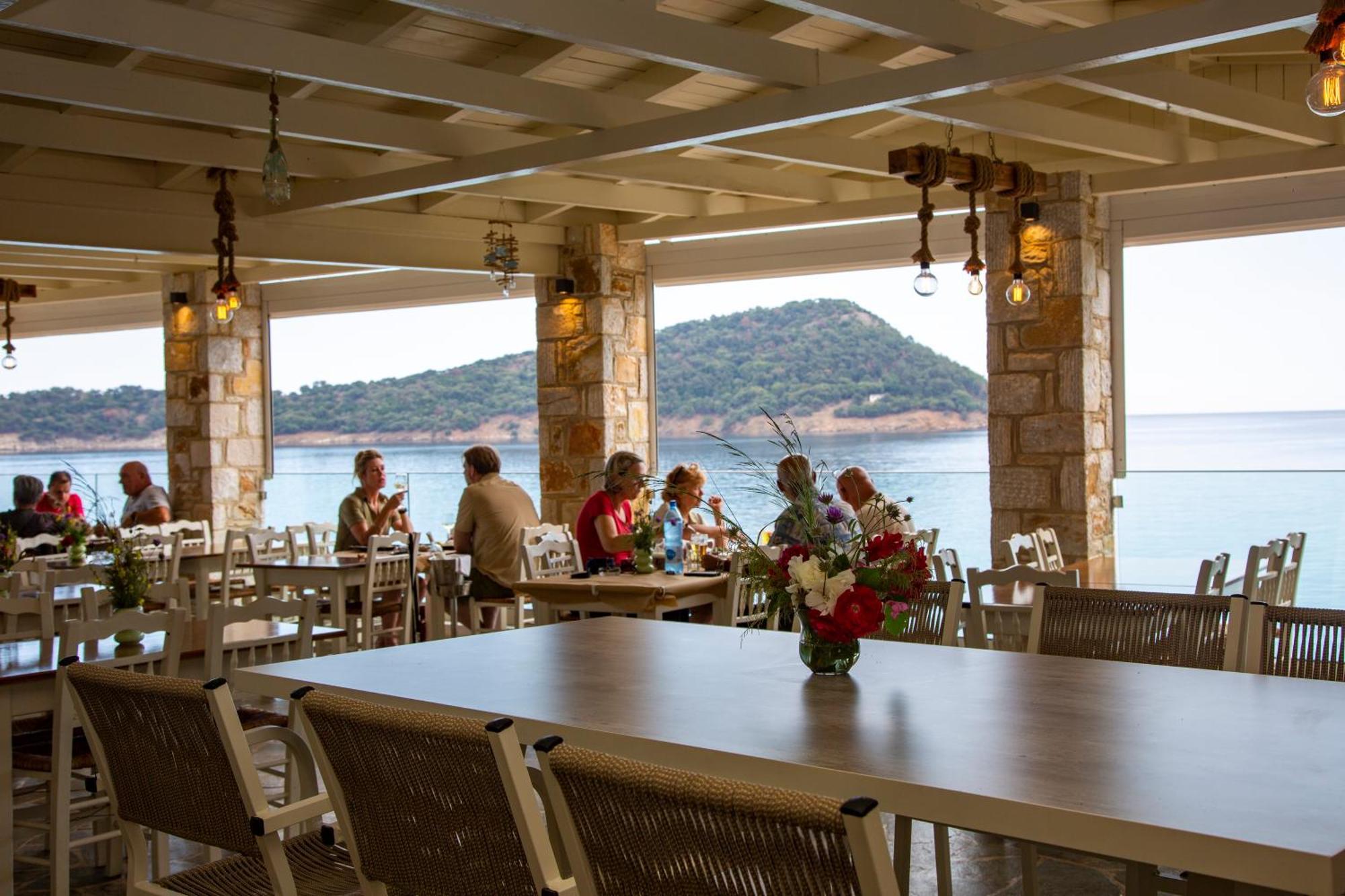 Faros View Bed & Breakfast Койнира Екстериор снимка